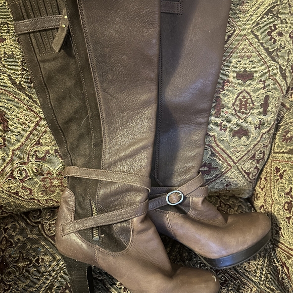 UGG Shoes - UGG Chocolate and Espresso Boots